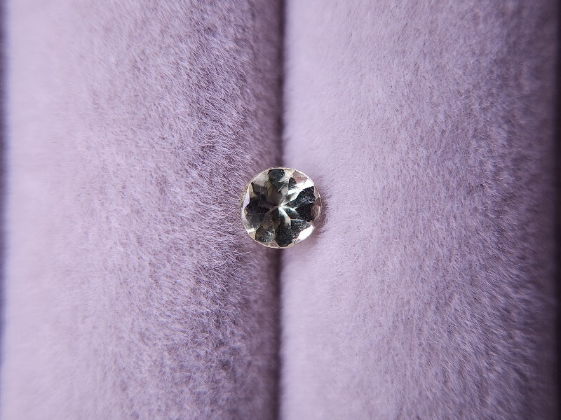 0657-17-2 ゾイサイト 0.37ct