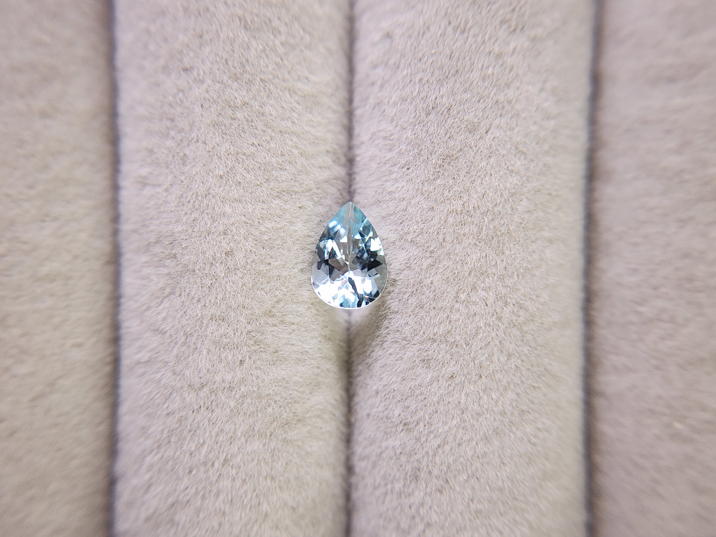 0008-9 アクアマリン ペアシェイプ 0.52ct