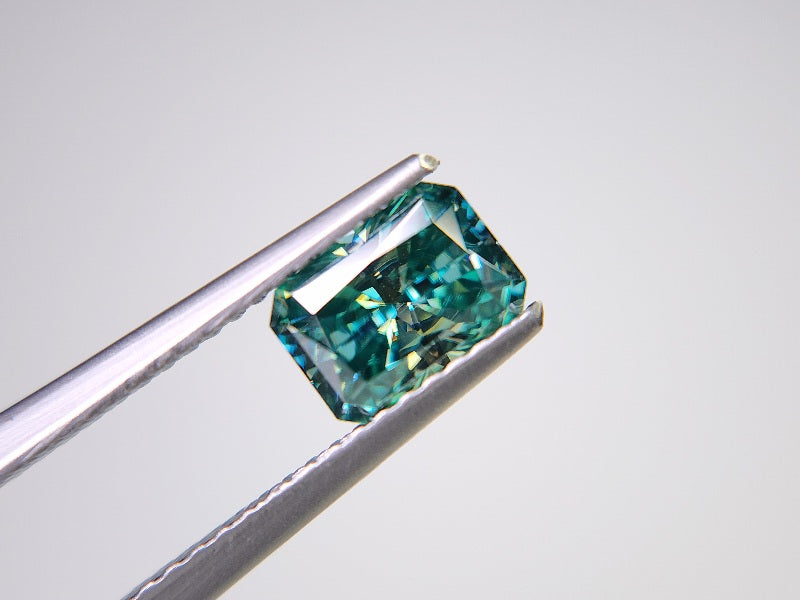 【期間限定】10/18まで 合成グリーンモアッサナイト(5mm) 0.95ct ⑧