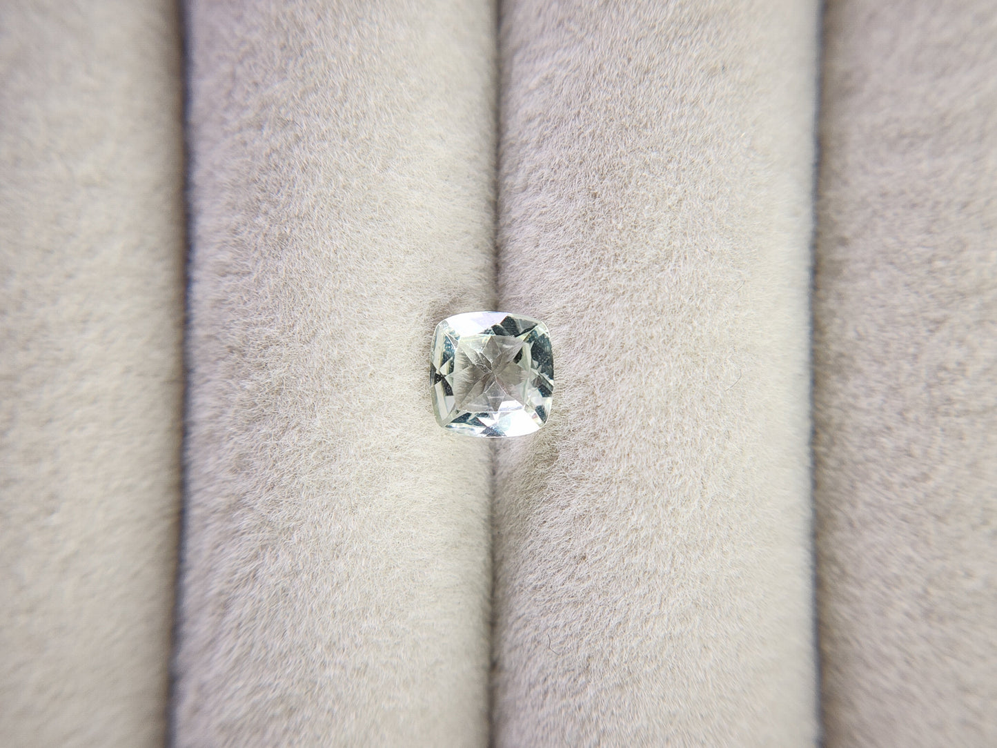 0878-4-9 グリーンベリル 0.68ct