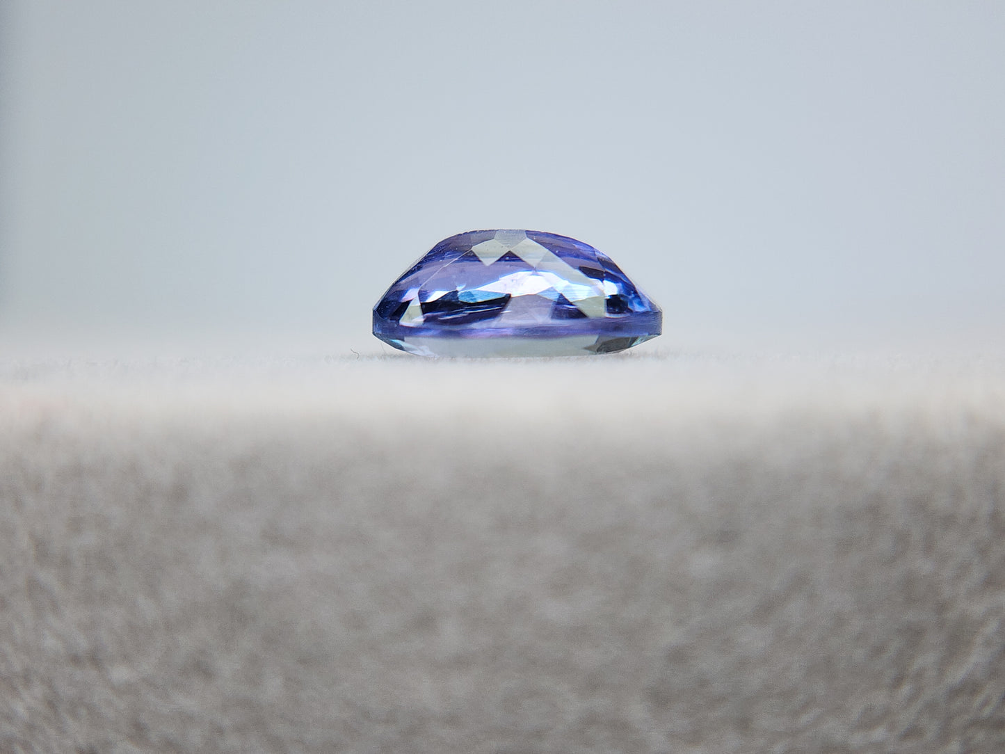 0876-21 バイカラータンザナイト 1.27ct