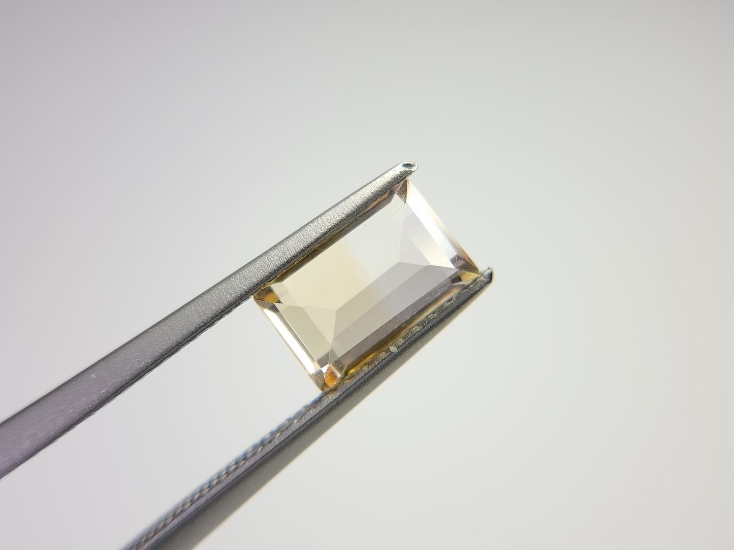 0365-6-4 バイカラーシトリン 1.29ct