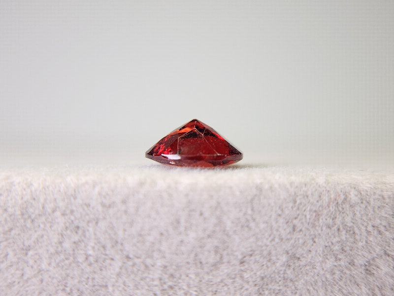 0910-2-10 ガーネット 1.24ct