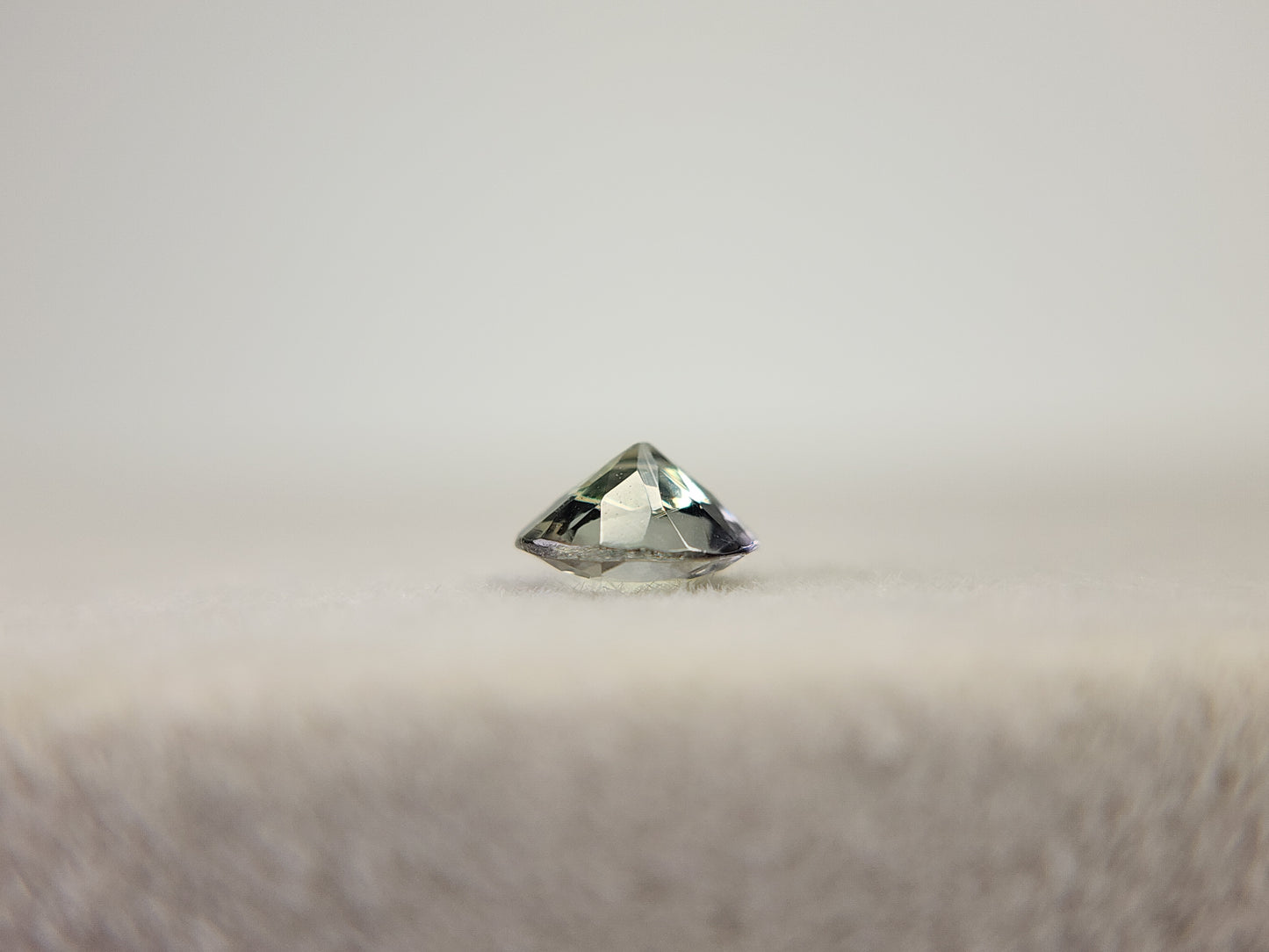 0657-23-4 ゾイサイト 0.37ct
