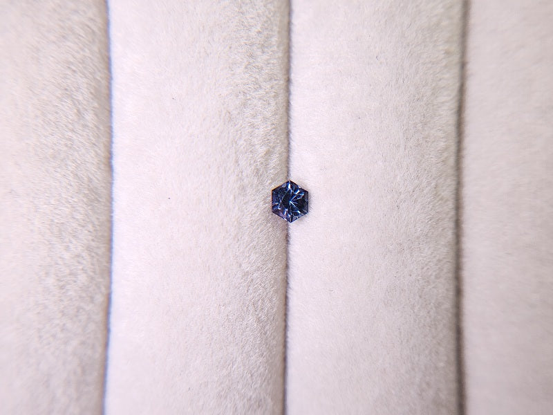 0002-8 スピネル 0.19ct