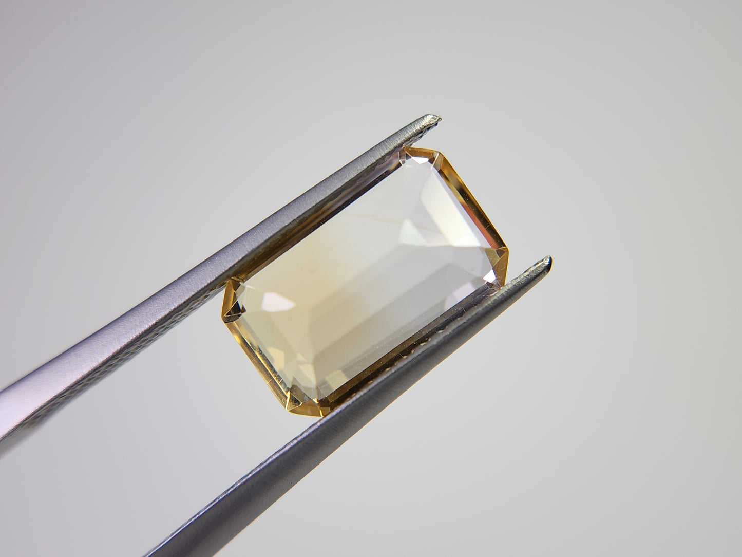 0365-4-7 バイカラーシトリン 2.81ct