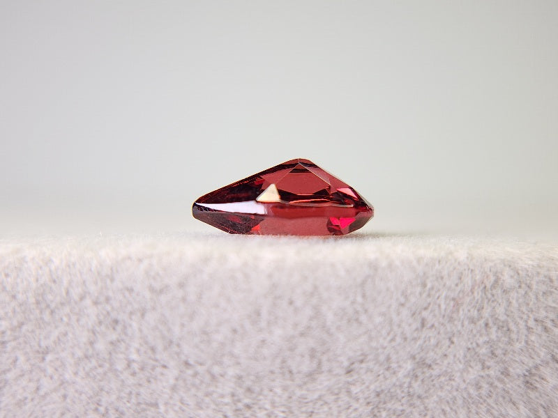 0910-3-12 ガーネット 1.54ct