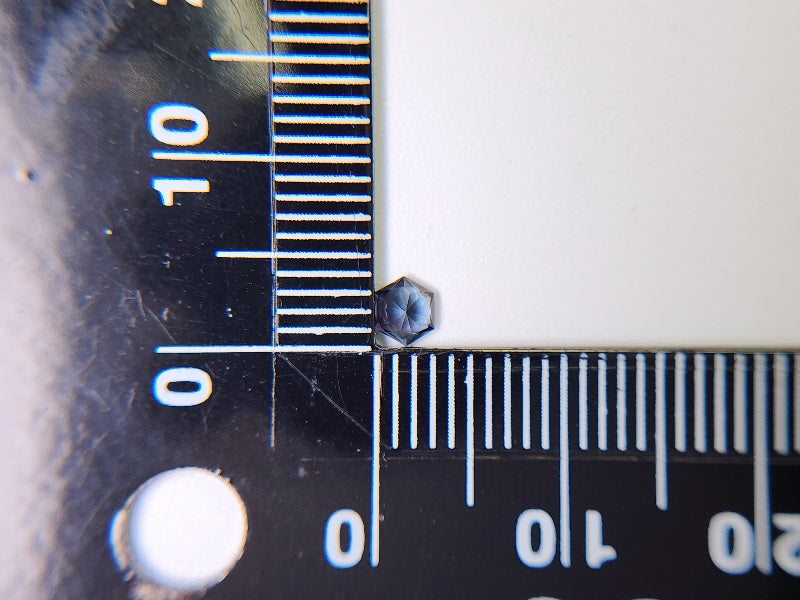 0002-8 スピネル 0.19ct