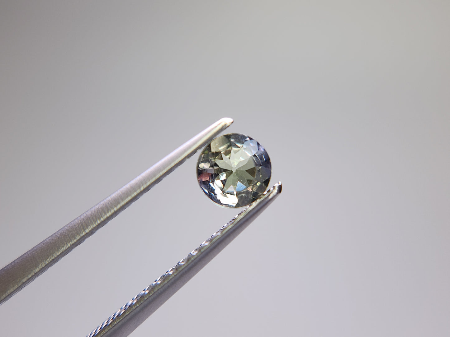 0657-23-3 ゾイサイト 0.40ct