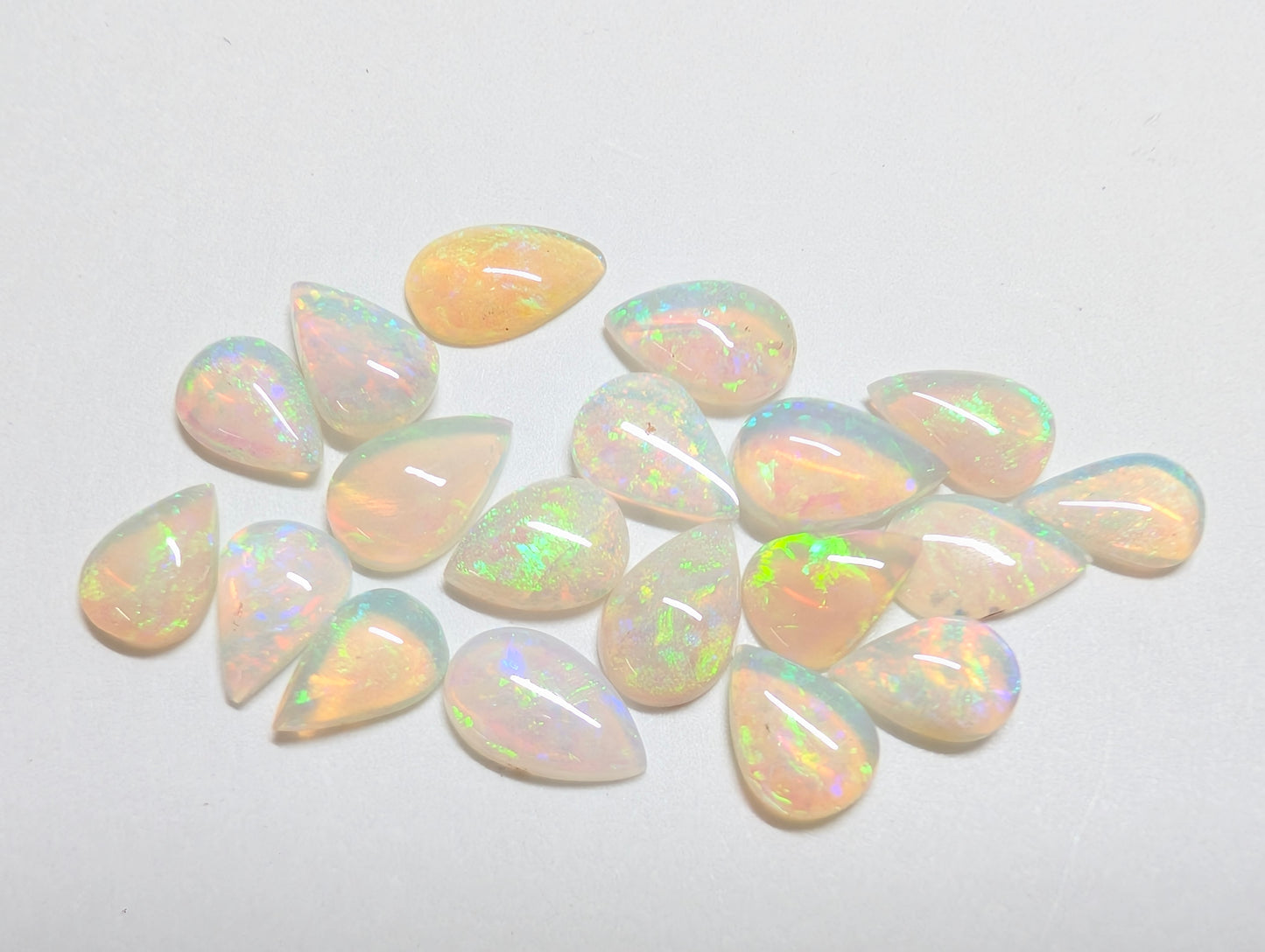 0276【ランダム発送】大人気!オーストラリア産のオパール【1石あたり約0.32ct】
