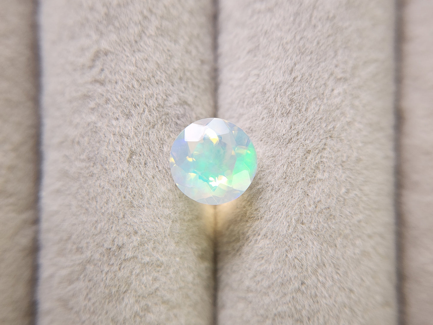 0916-6 オパール 0.97ct