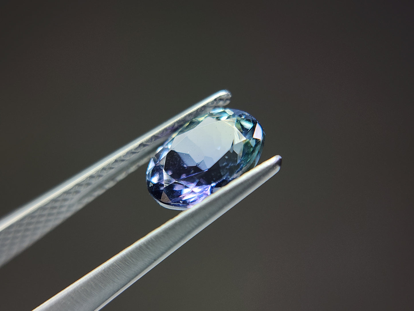 0876-12 バイカラータンザナイト 1.35ct