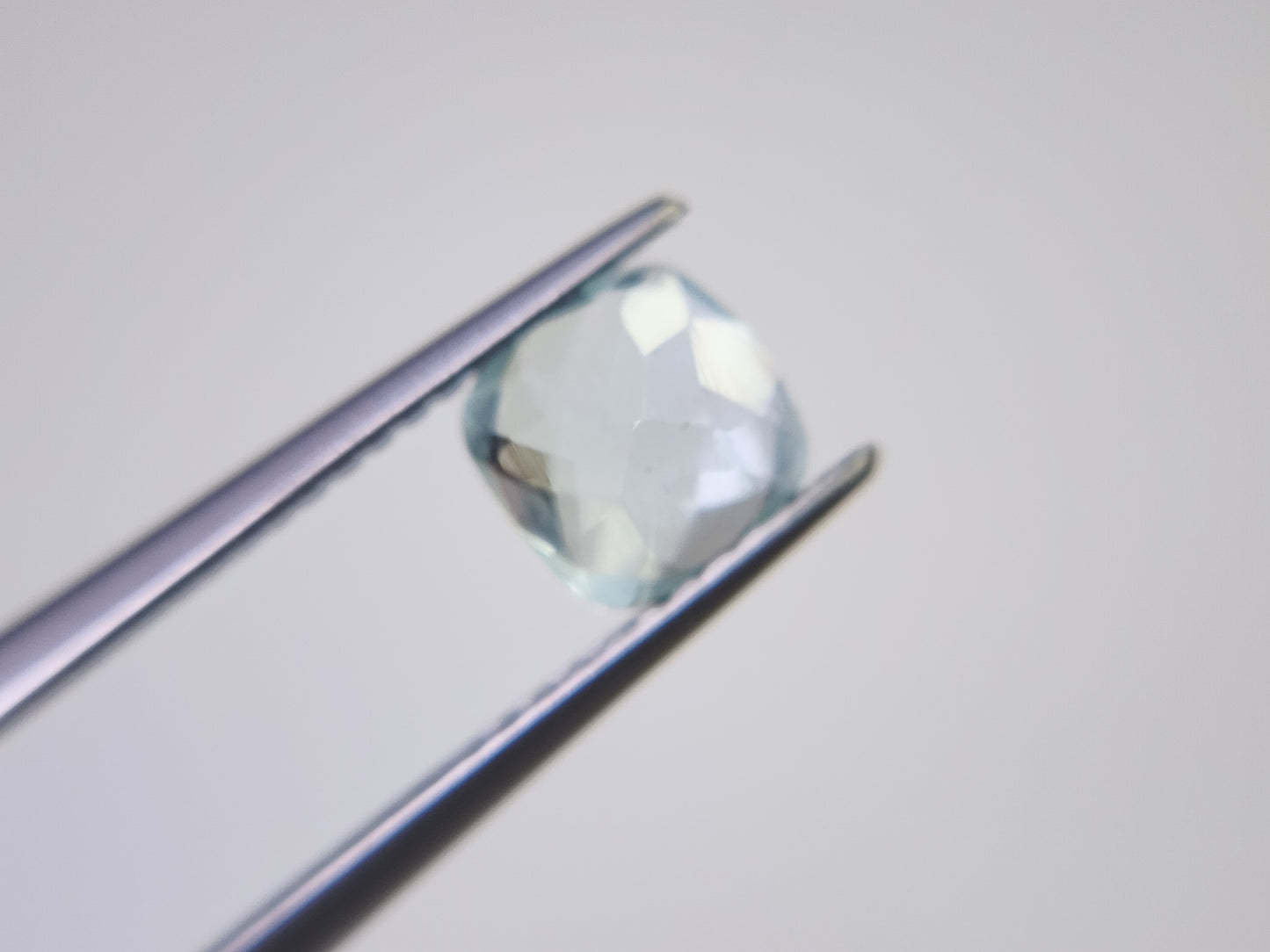 0878-4-4 グリーンベリル クッションチェッカーカット 0.84ct