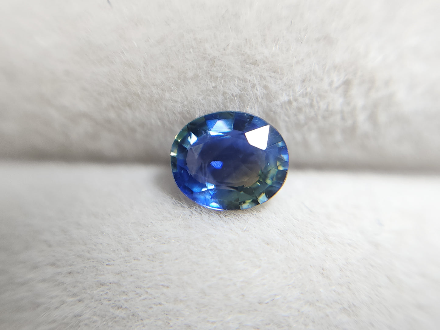 0904-2 サファイア 0.68ct