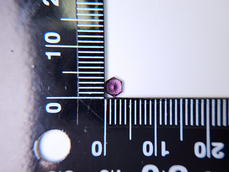 0002-6 スピネル 0.24ct