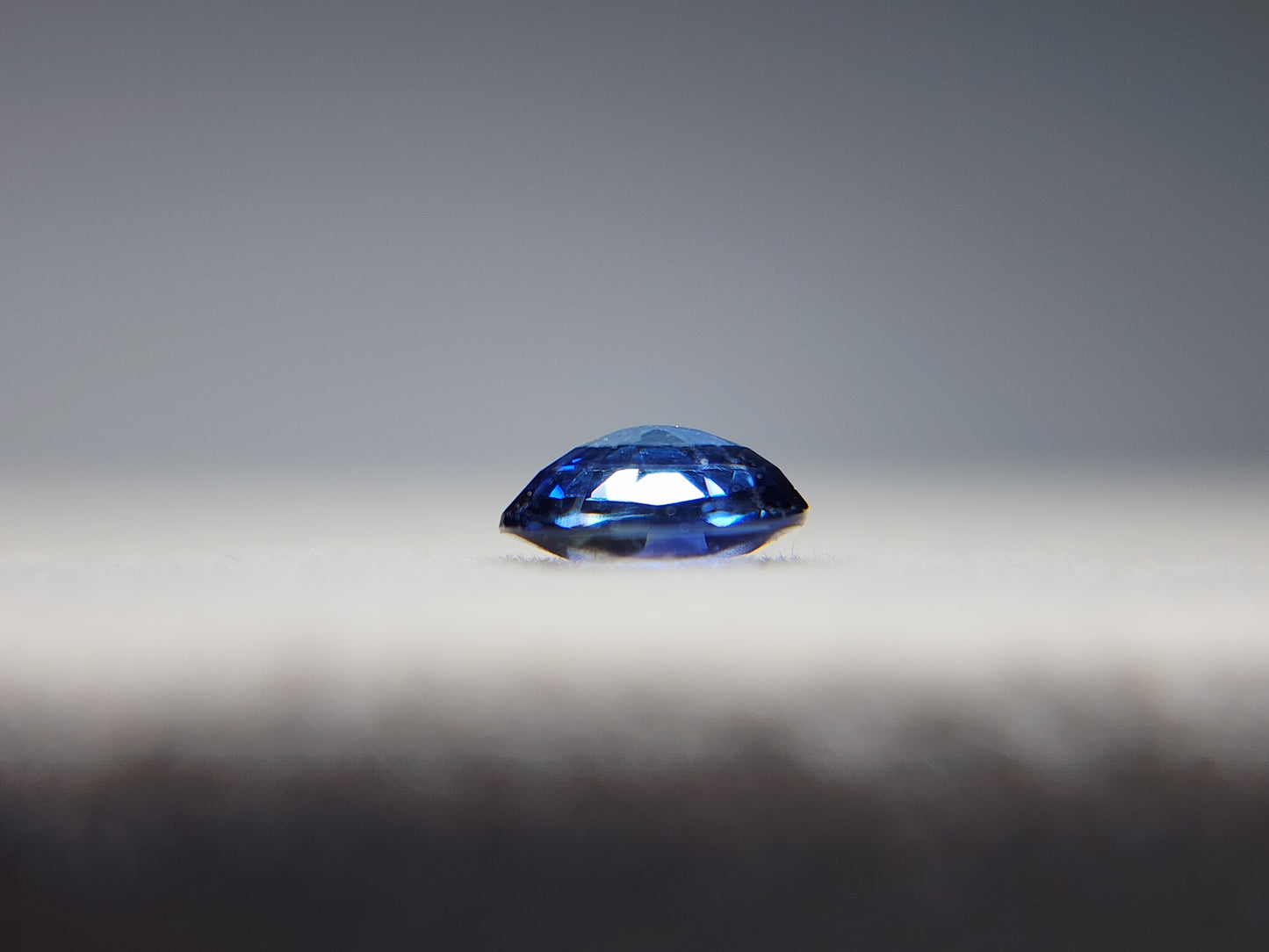 0904-2 サファイア 0.68ct