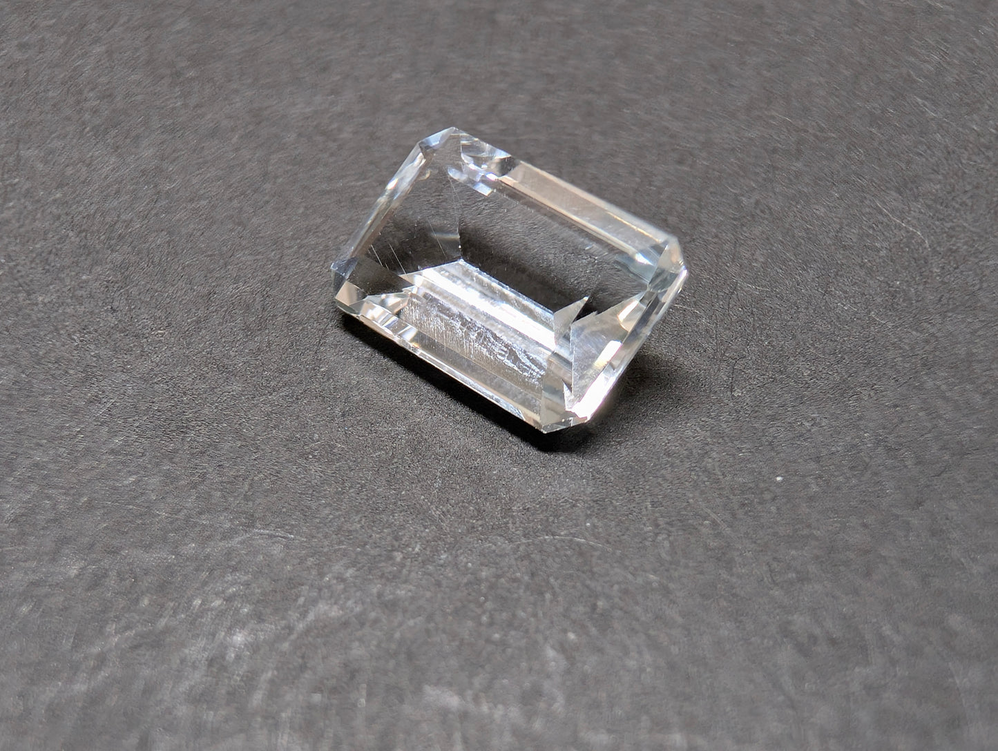 0081 バイカラートパーズ 3.39ct