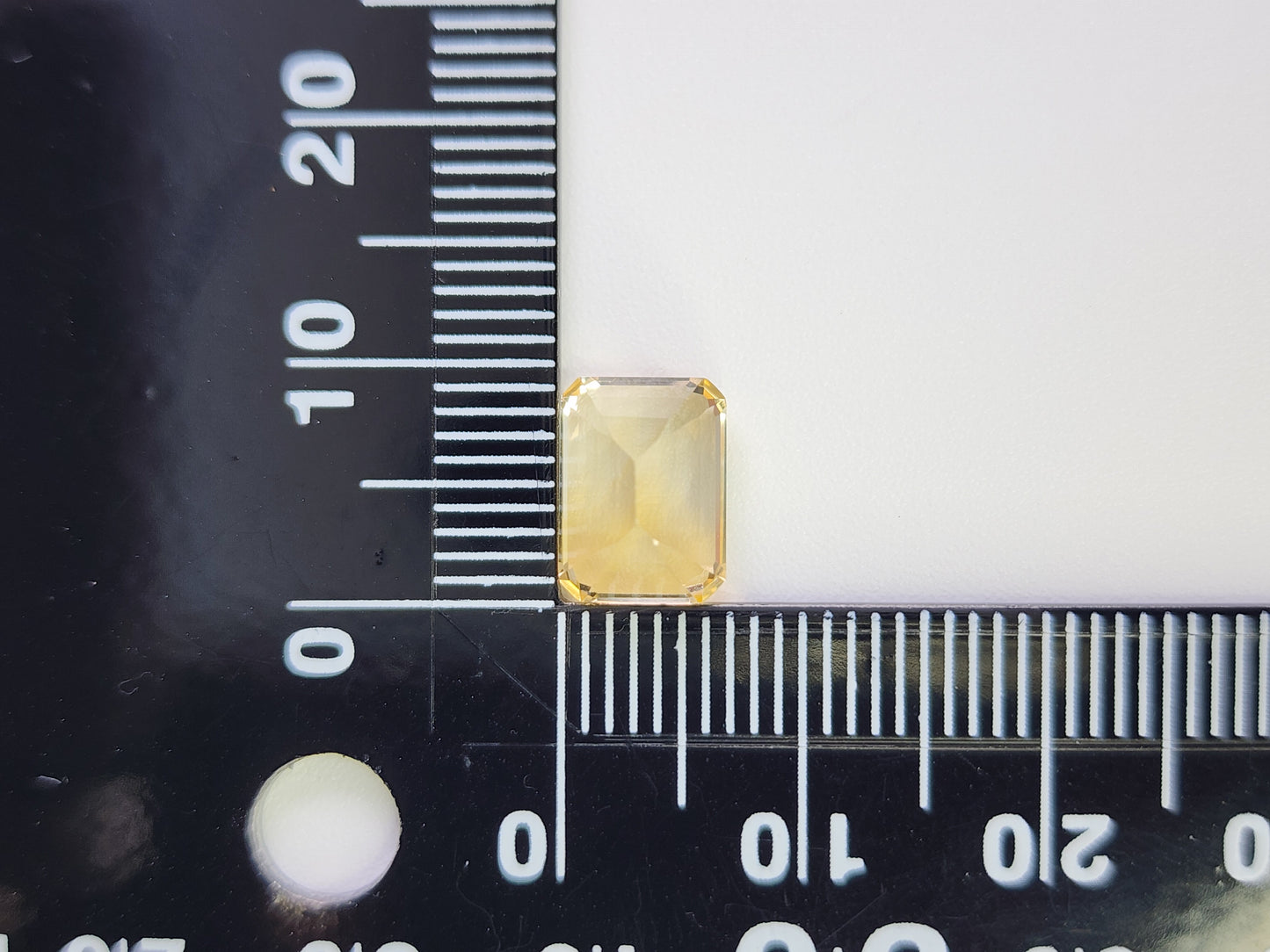 0365-4-10 バイカラーシトリン 2.70ct