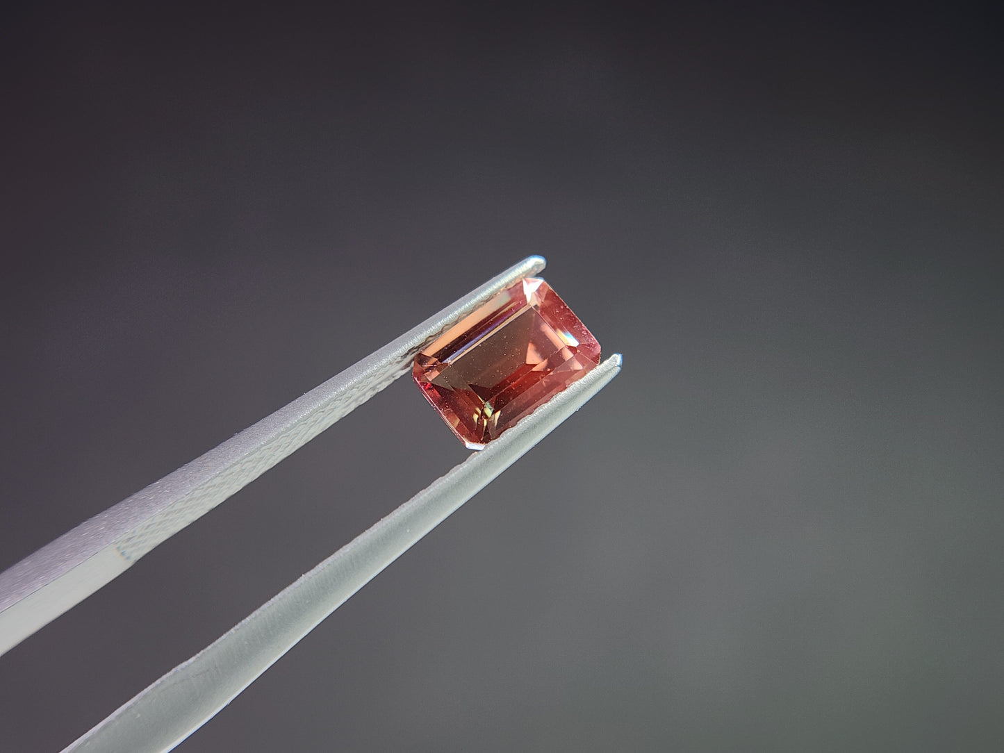 0151-3-7 バイカラーアンデシン 1.04ct