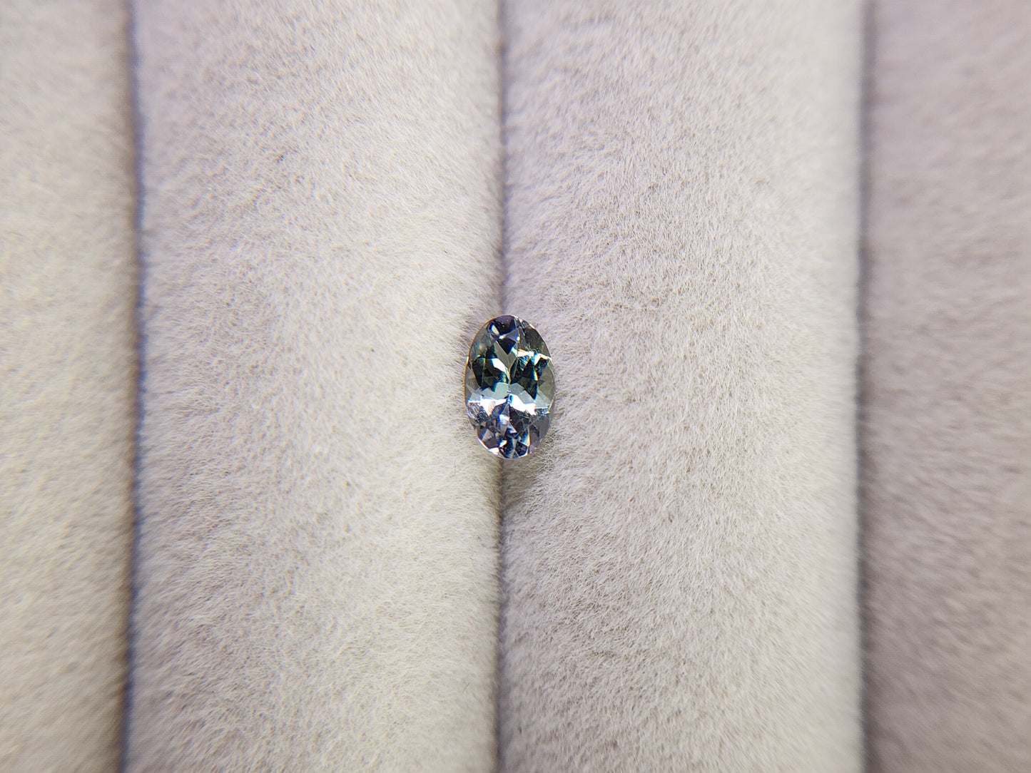 0655-12-4 ゾイサイト 0.44ct