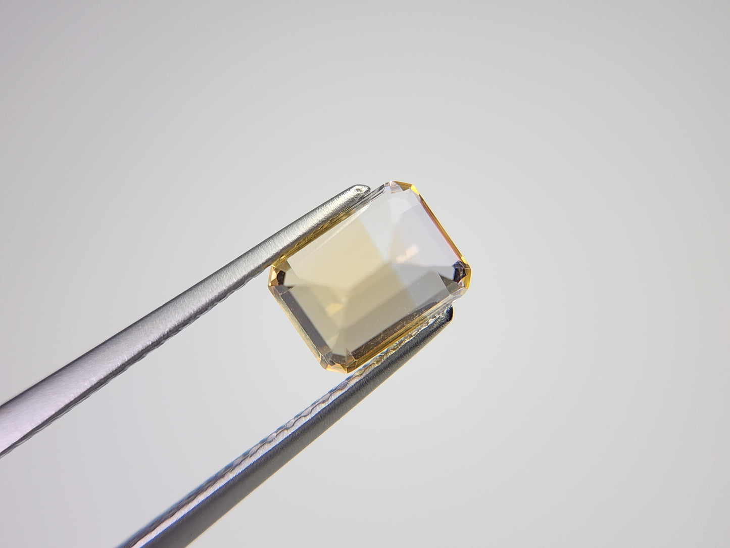 0365-6-2 バイカラーシトリン 1.43ct
