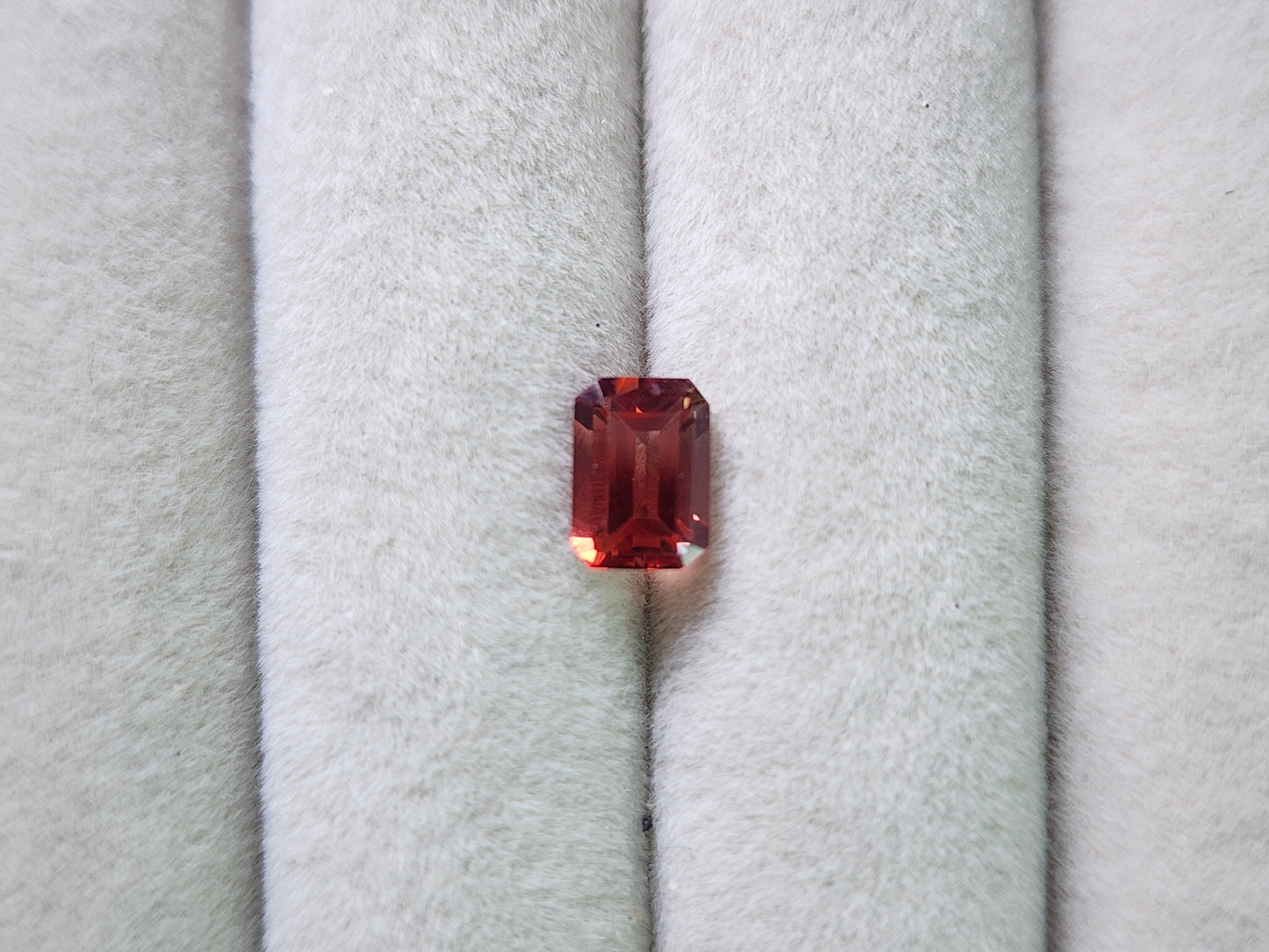 0151-3-1 バイカラーアンデシン 1.10ct