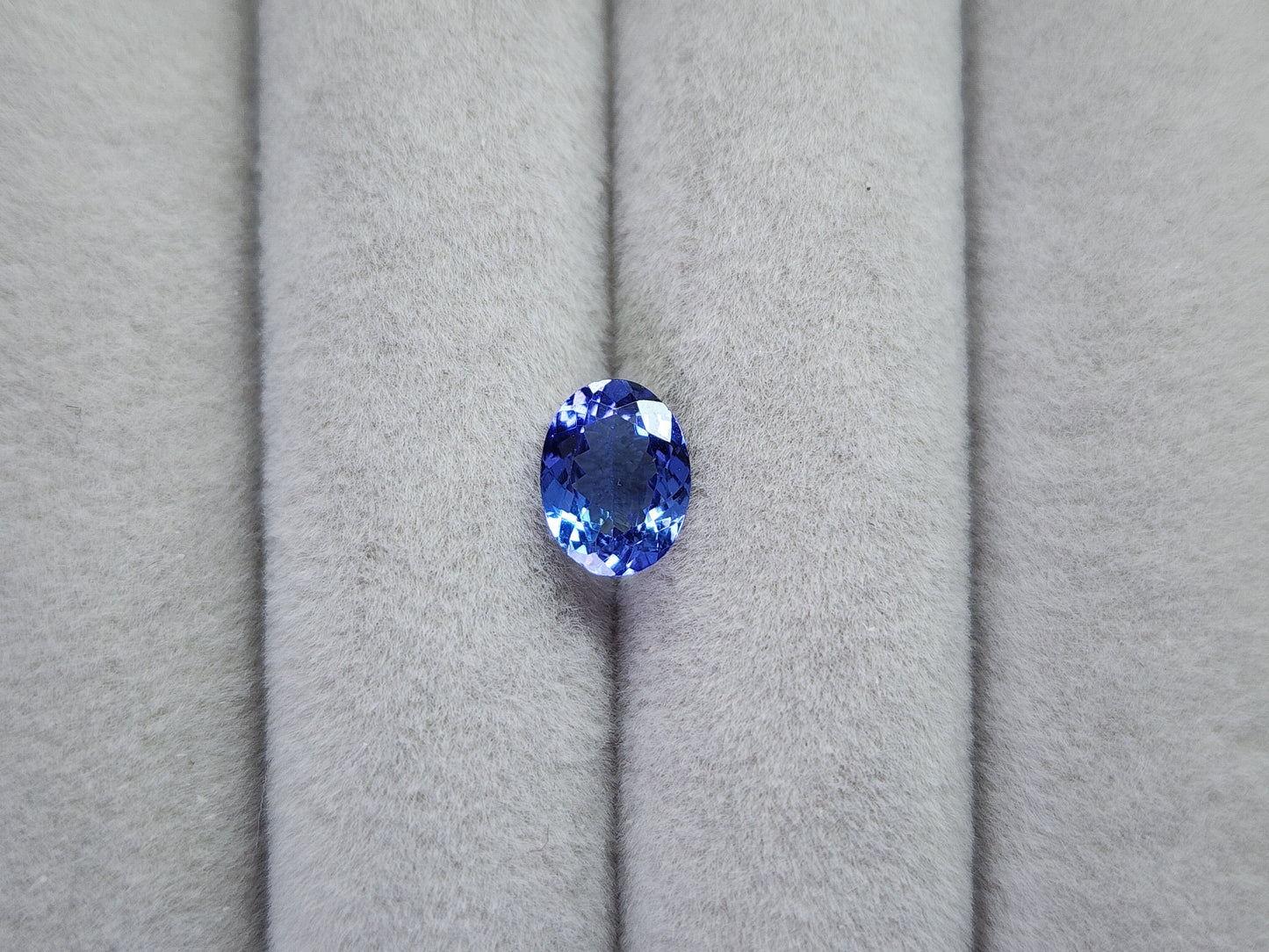 0876-10 バイカラータンザナイト 1.38ct