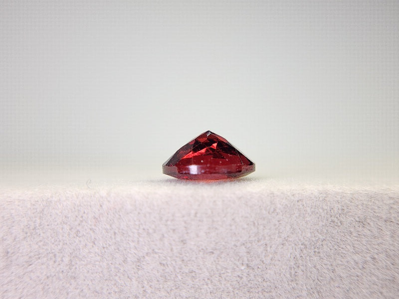 0910-5-8 ガーネット 1.97ct