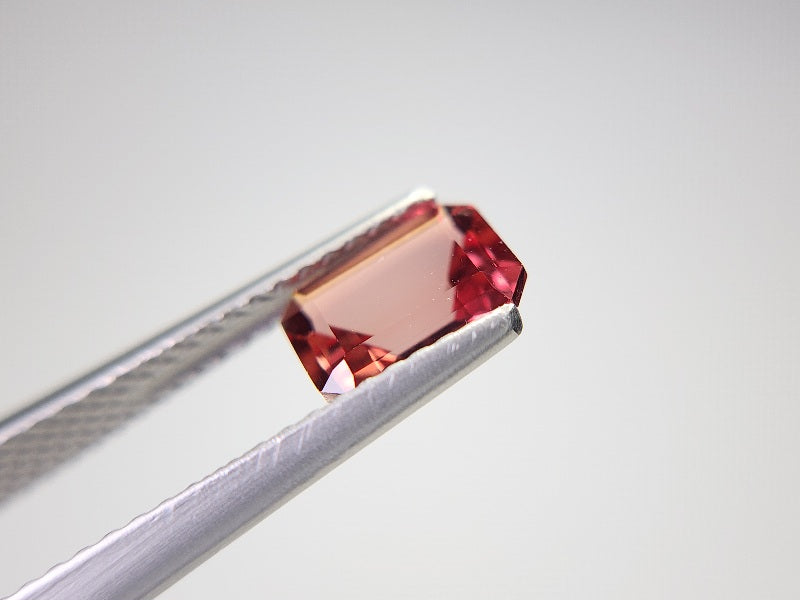 0151-2-4 バイカラーアンデシン 0.95ct