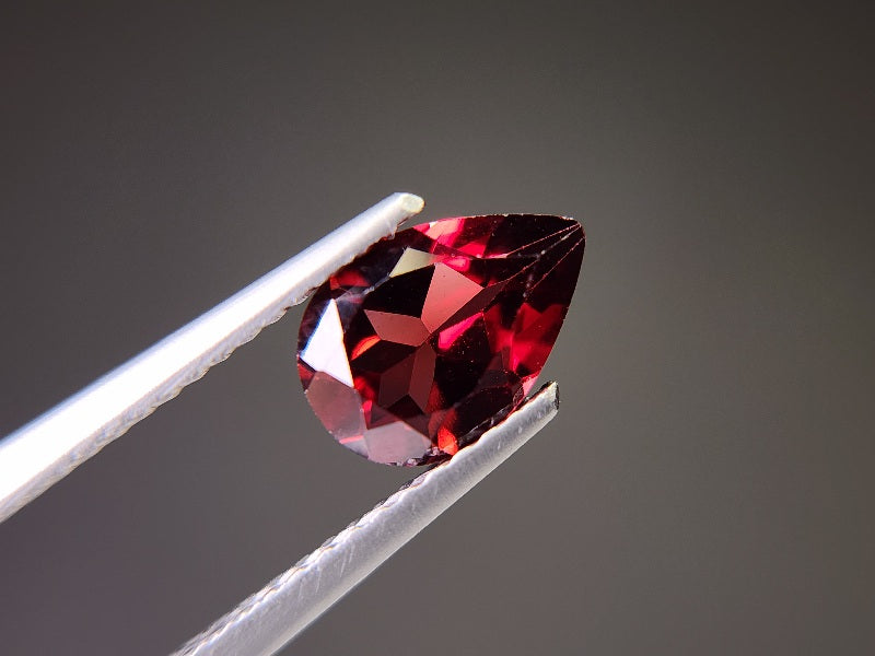 0910-3-9 ガーネット 1.37ct