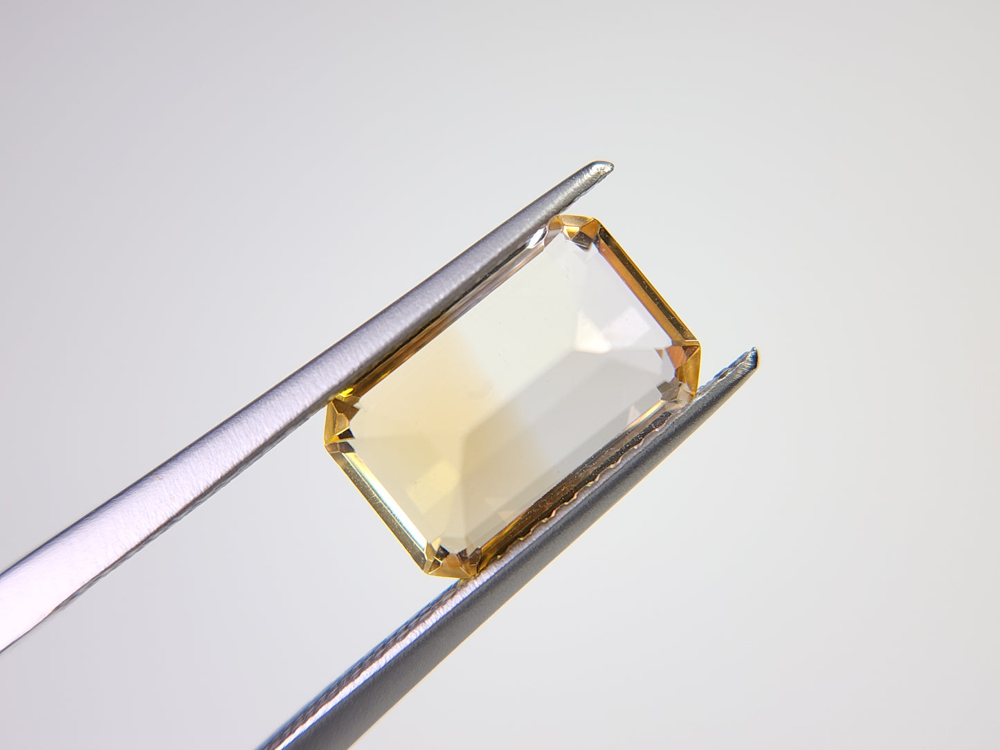 0365-4-5 バイカラーシトリン 2.92ct