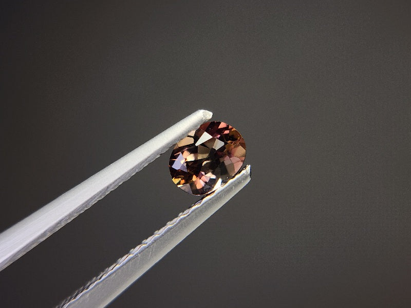 【期間限定】10/23まで アキシナイト 0.28ct 12