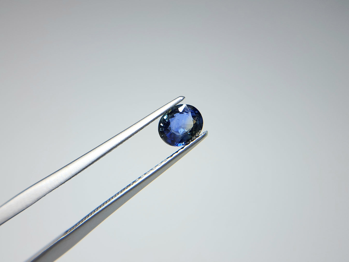 0904-2 サファイア 0.68ct