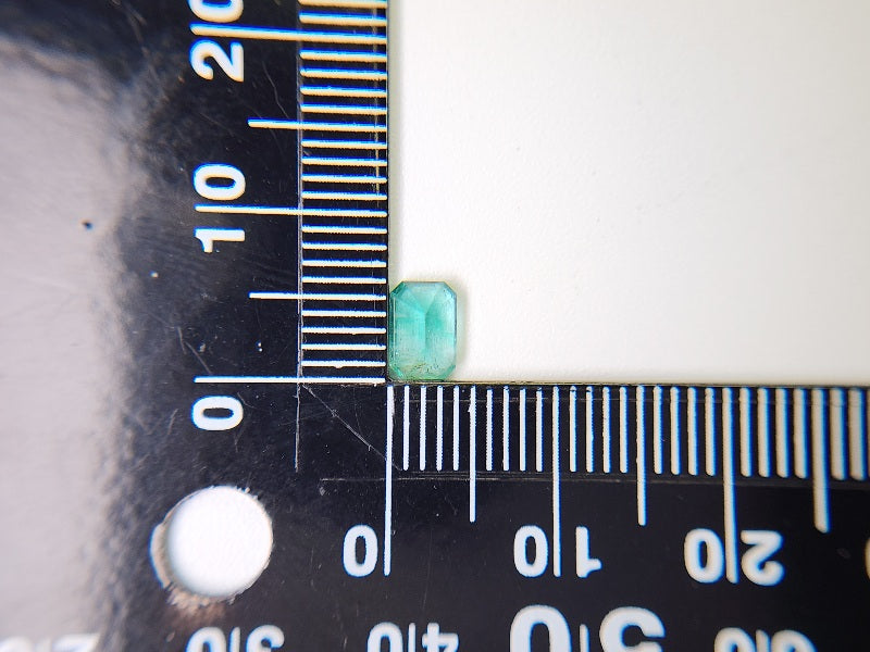 0936-5 エメラルド(ザンビア産) 0.63ct