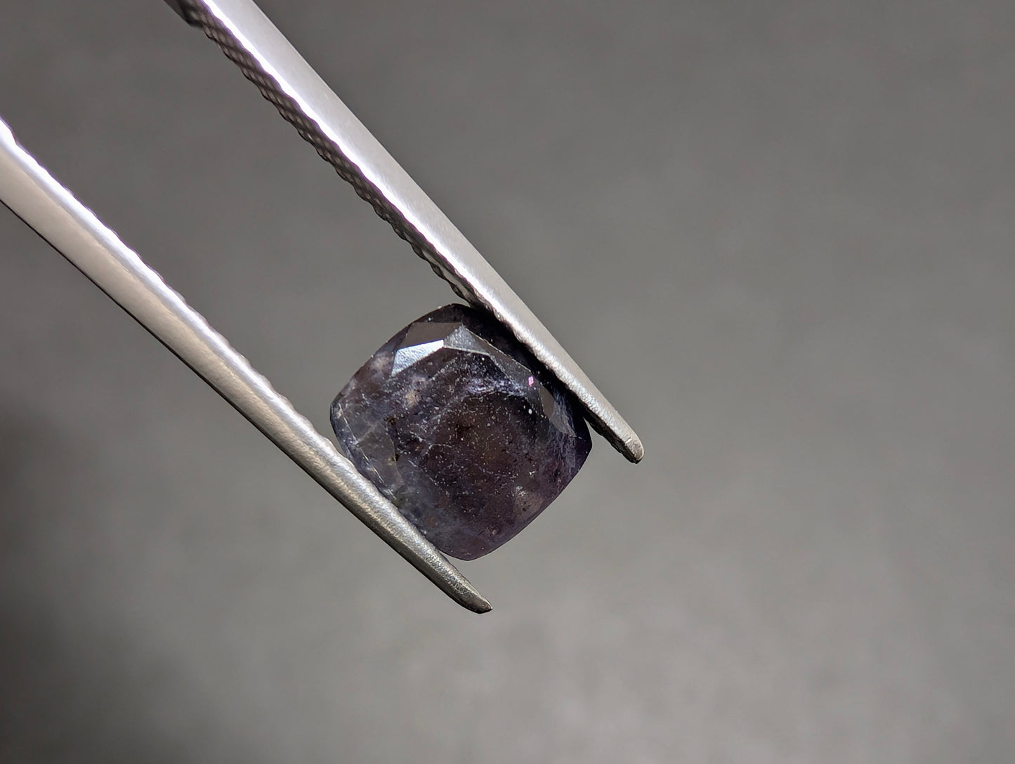 0243 アイオライトサンストーン 1.35ct