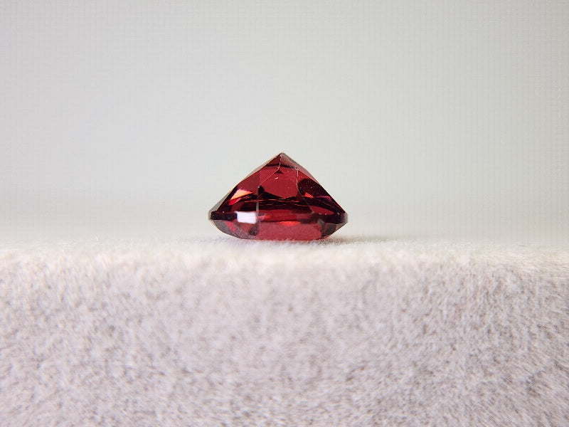 0910-2-11 ガーネット 1.58ct