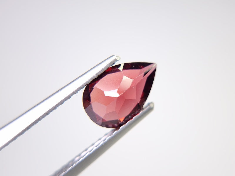 0910-3-8 ガーネット 1.39ct