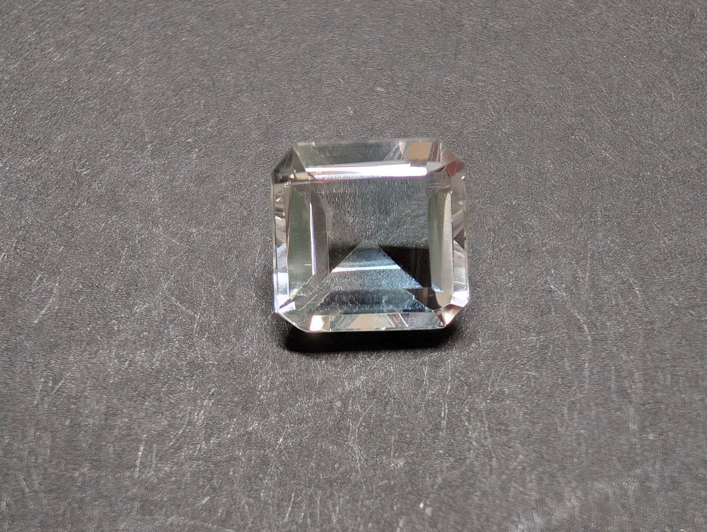 0085 バイカラートパーズ 3.51ct