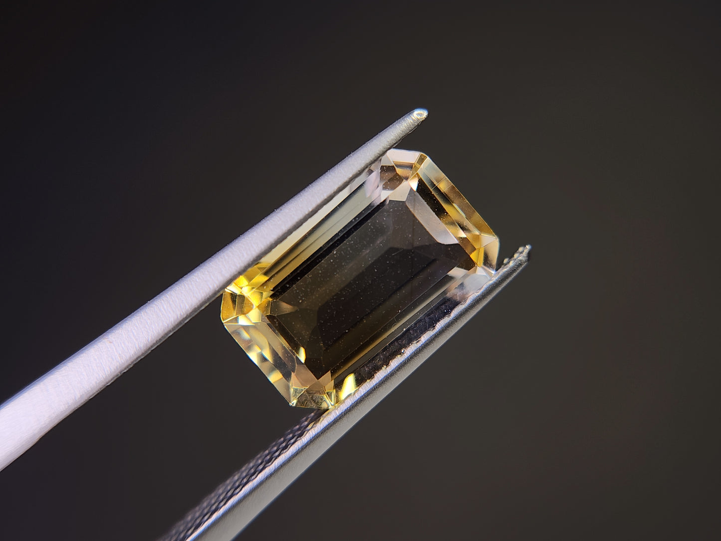 0365-4-7 バイカラーシトリン 2.81ct