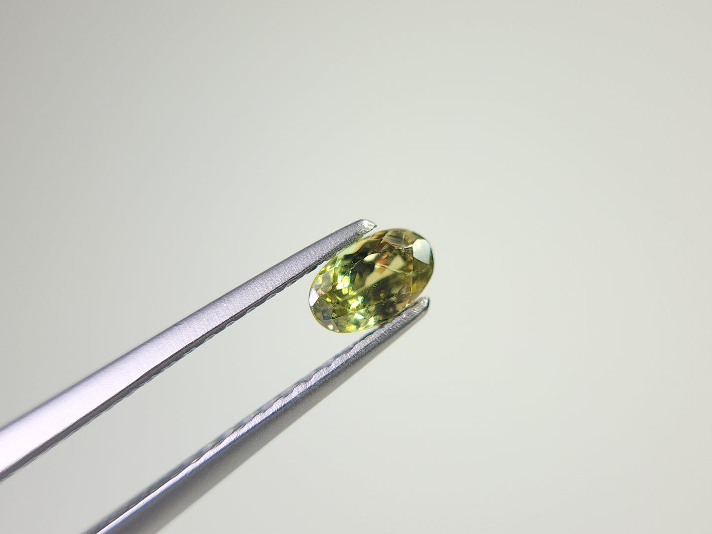 0873-4【ランダム発送】デマントイドガーネット【1石あたり約0.33ct】