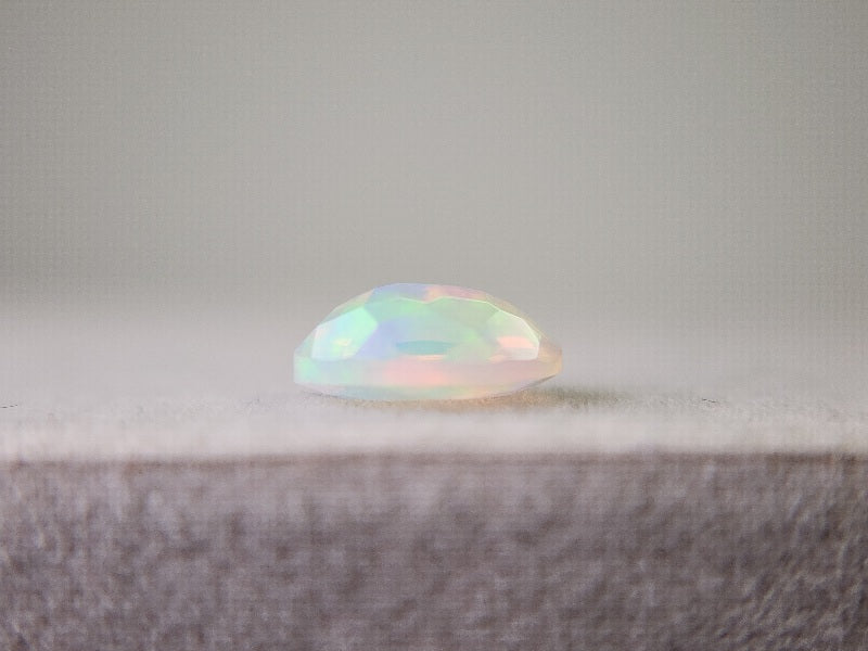0909-1-4 オパール 0.84ct