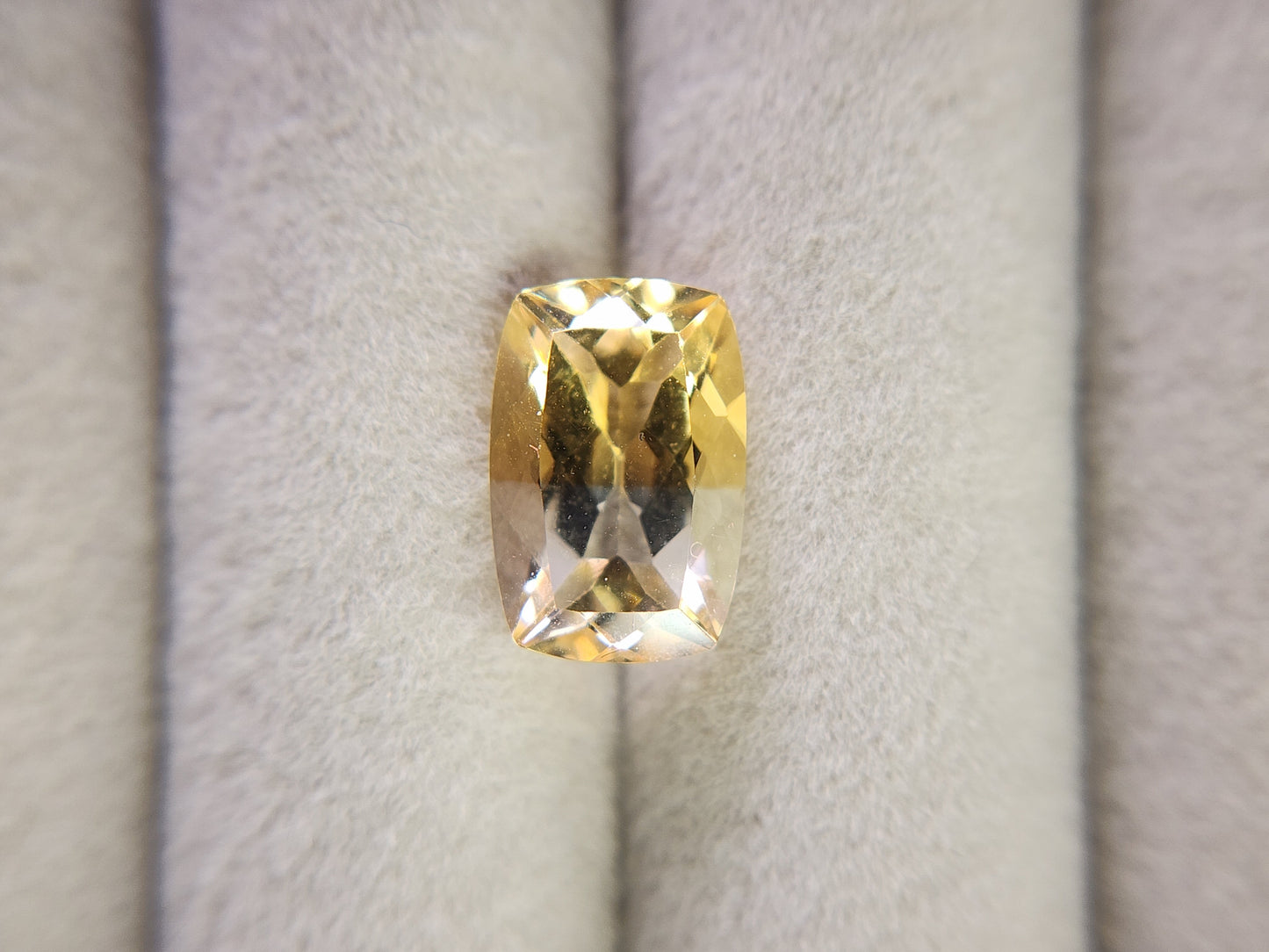0365-2-2 バイカラーシトリン 3.89ct
