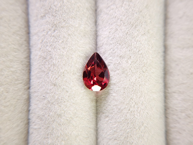0910-3-9 ガーネット 1.37ct