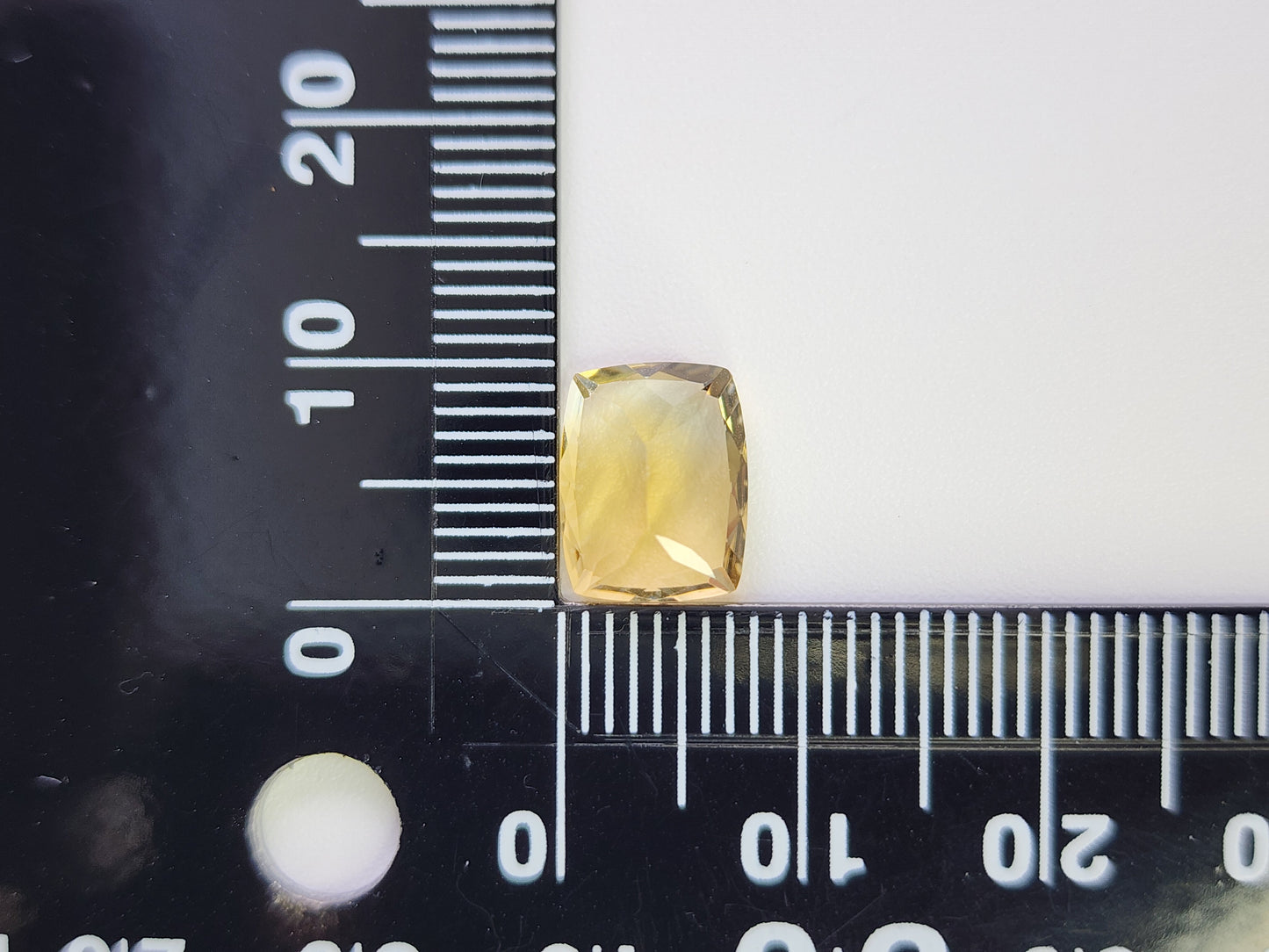 0365-4-12 バイカラーシトリン 2.66ct