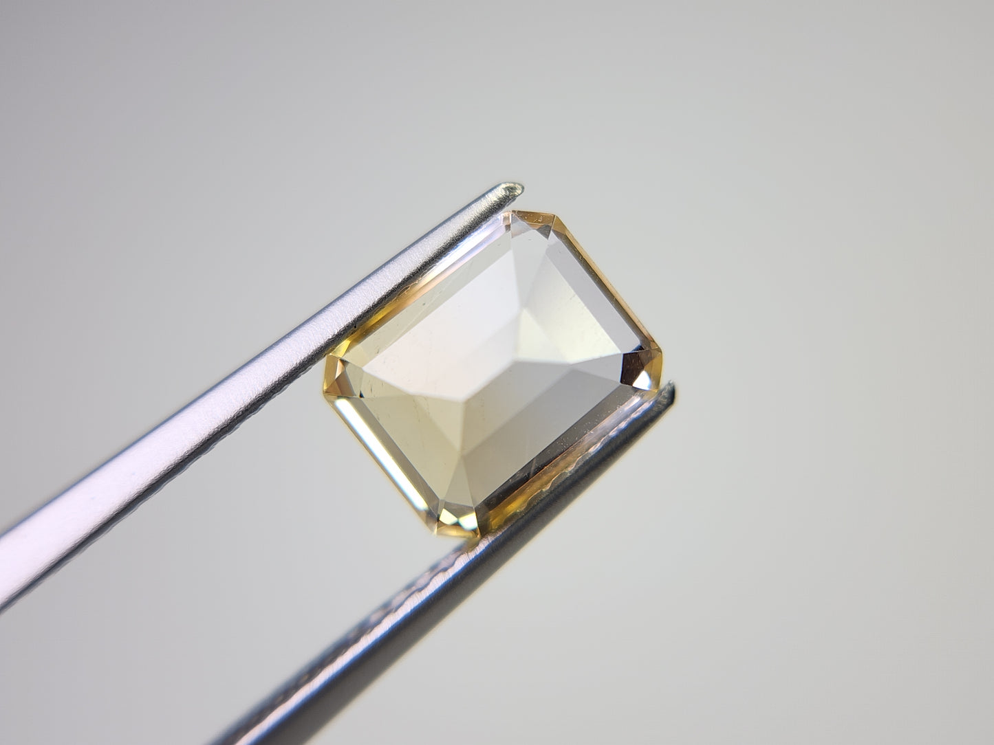 0365-5-4 バイカラーシトリン 2.08ct