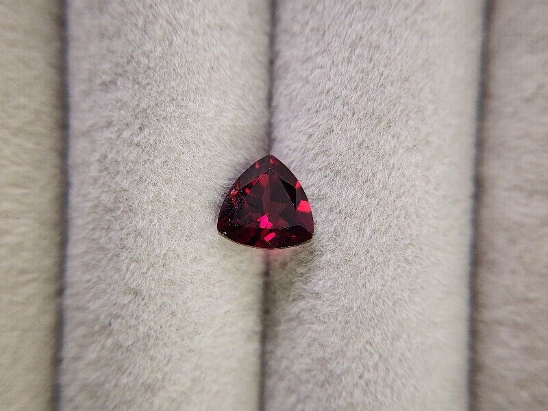 0910-1-11 ガーネット 1.51ct