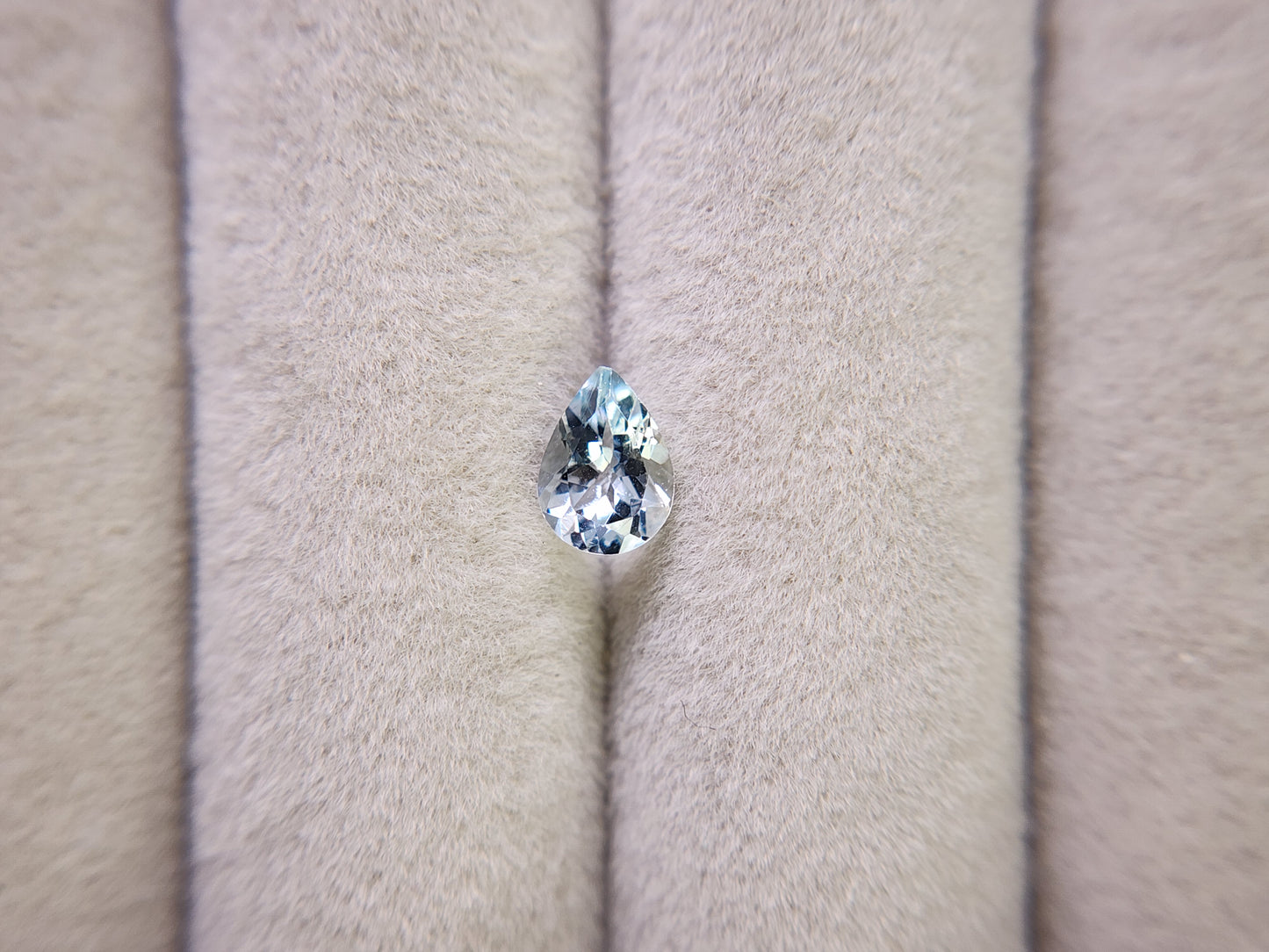0008-10 アクアマリン ペアシェイプ 0.48ct