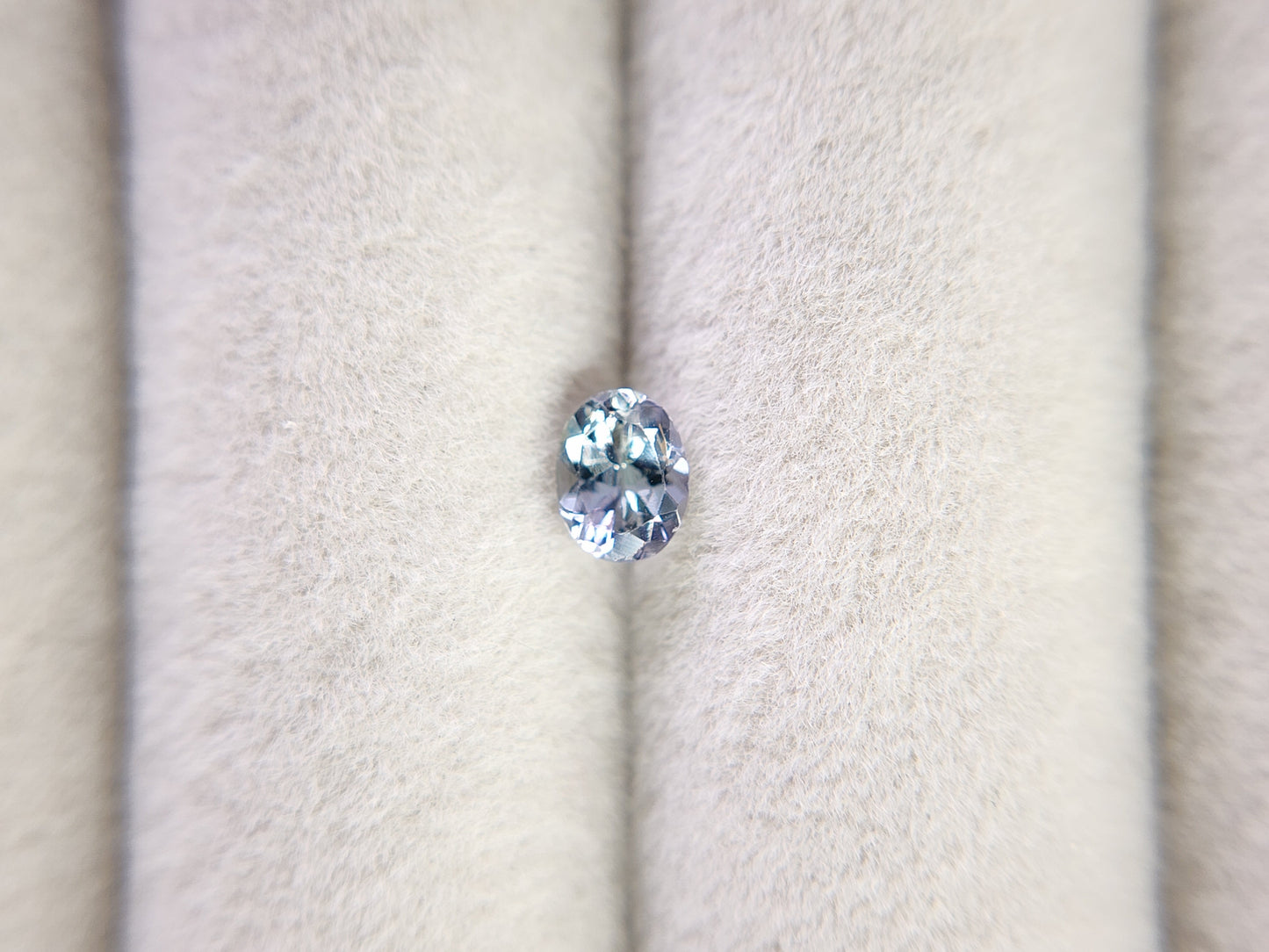 0654-5-4 ゾイサイト 0.38ct