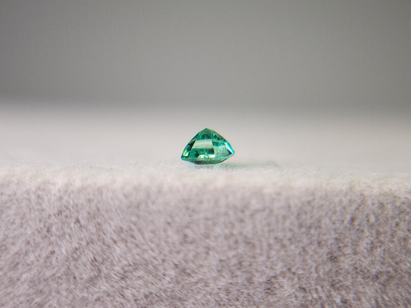 0936-15 エメラルド 0.12ct