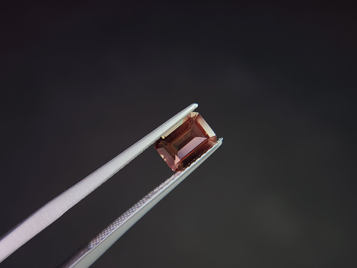 0151-3-7 バイカラーアンデシン 1.04ct